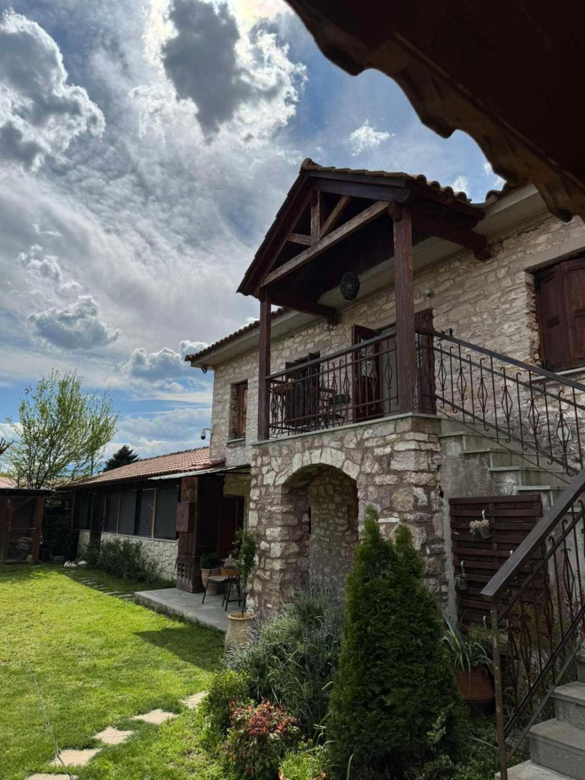 Theopetra Home מראה חיצוני תמונה